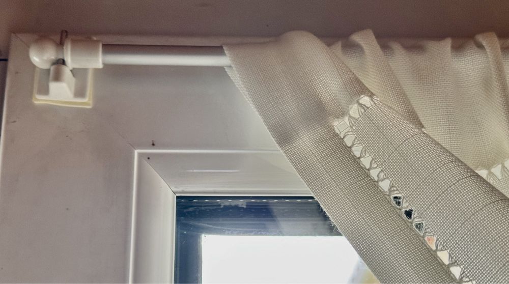 Varão extensivel para cortinas. 4 sets