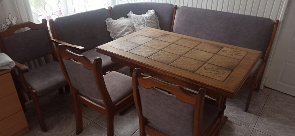 Drewniany dębowy stół kuchenny (bez krzeseł i narożnika już)