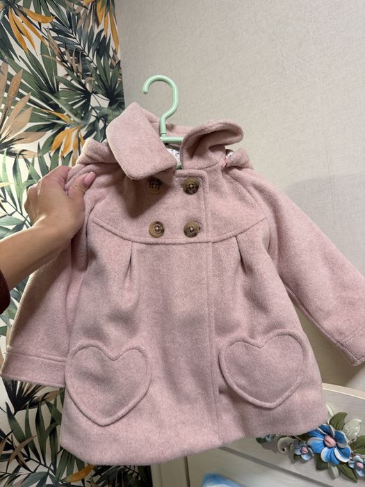 Рожеве пальто на дівчинку