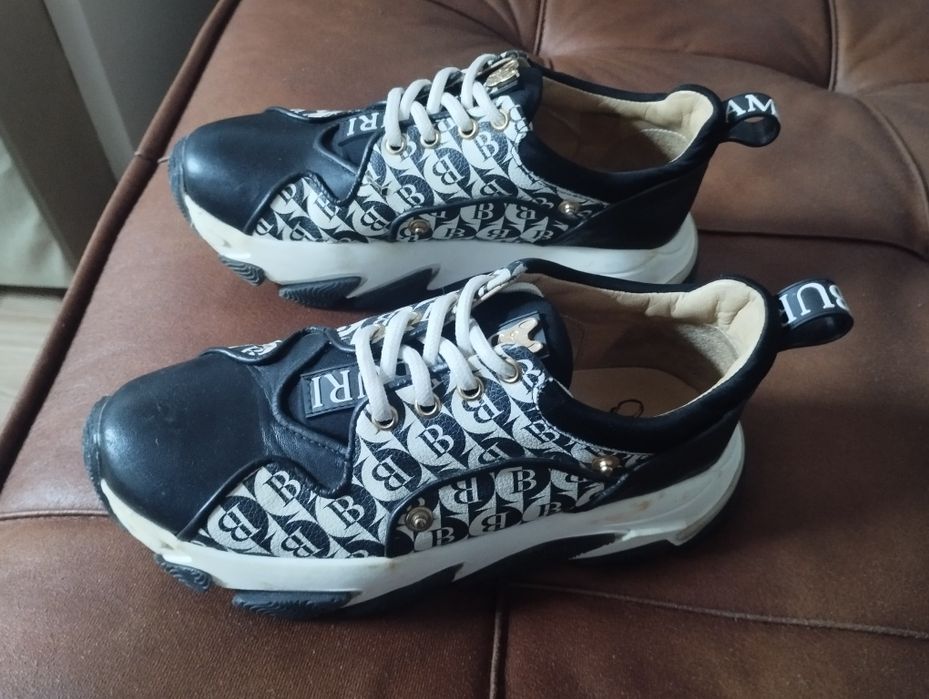 Tênis Bamburi quase novo