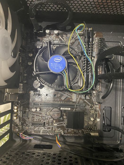 intel i3-10100f i gigabyte h410 h v3 bez ramu, Zasilacz corsair cx550m