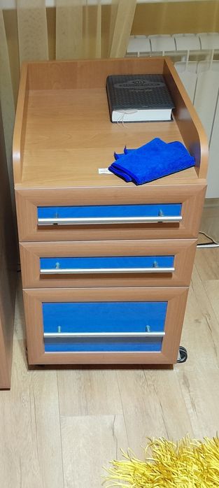 Тумба прикроватная