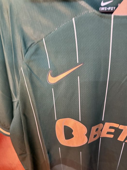 Camisola sporting 23/24 edição especial
