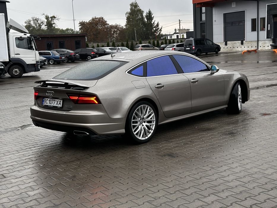 продам лайнера в жирній комплектації