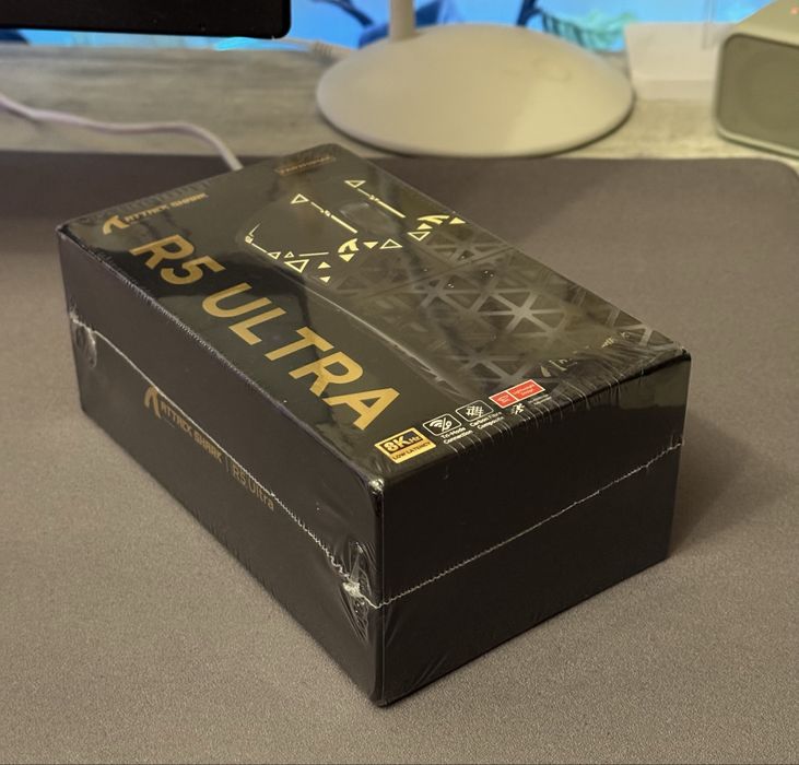 Мишка Attack Shark R5 Ultra PAW3950MAX з карбону бездротова ігрова