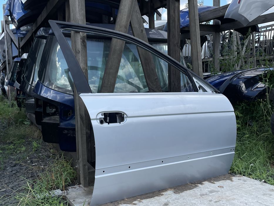 Двері Передня Права Дверка передння правая BMW E39 TITAN SILBER TITAN SILVER 354