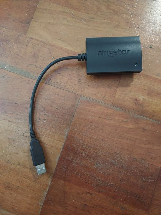 Mikrofon Singstar wraz z adapterem