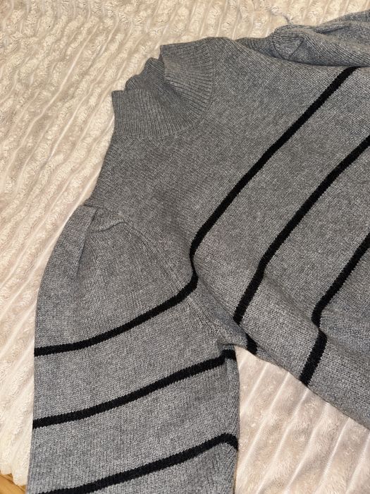 Вязана кофта жіноча. Светр вязаний