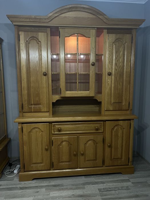 Сервант вітрина буфет