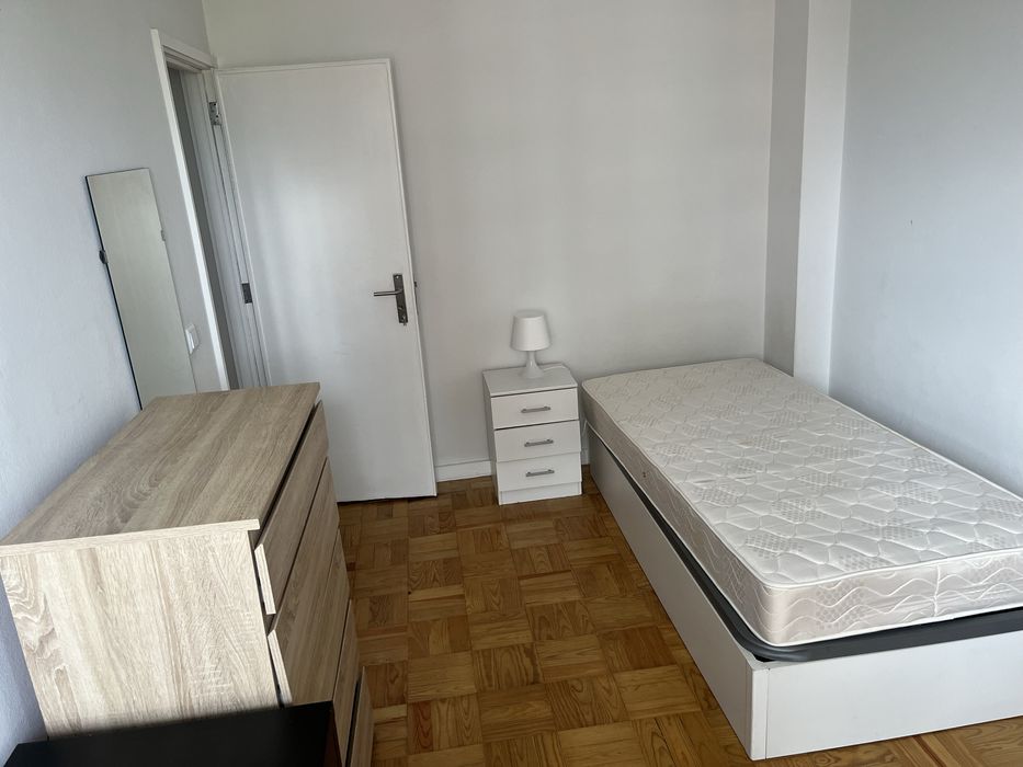 Quarto para Estudante - Porto junto à Universidade Católica, Foz