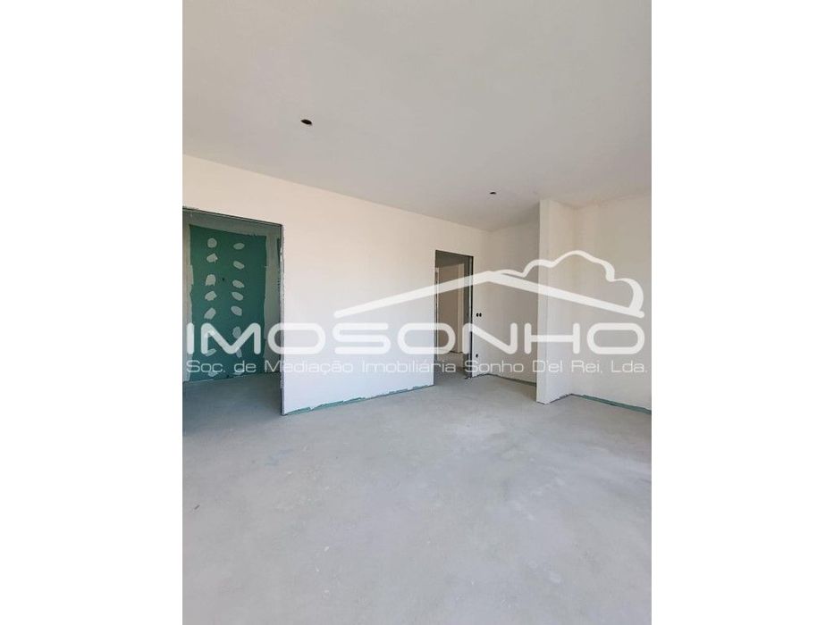 Moradia T3 de linhas modernas