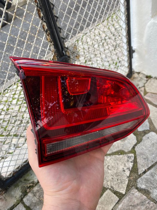 Farol esquerdo golf 7 variante