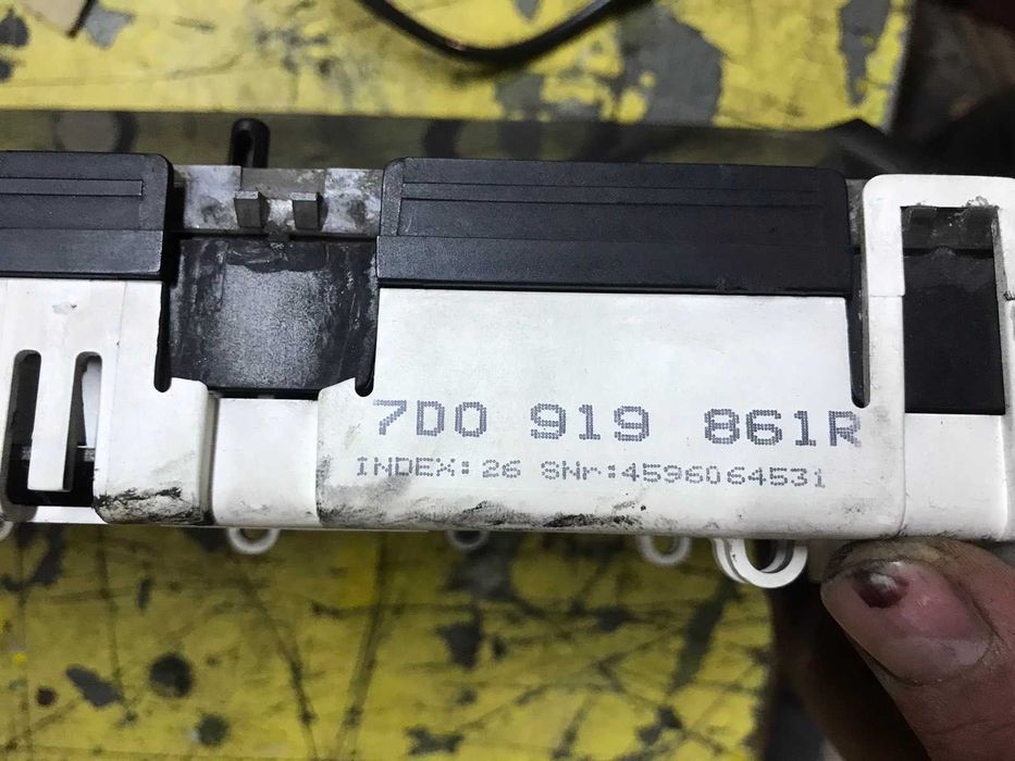 Панель приборов Фольксваген Т-4 єлектронная с тахометром