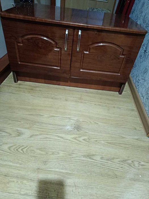 Дві Тумби в прихожу