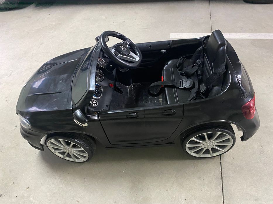 Carro Mercedes com controlo remoto