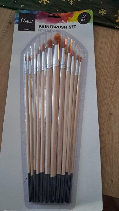 12 pędzli duźych dlugość 30 cm