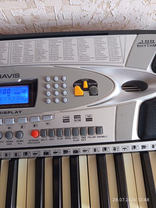 Синтезатор BRAVIS KB 760
