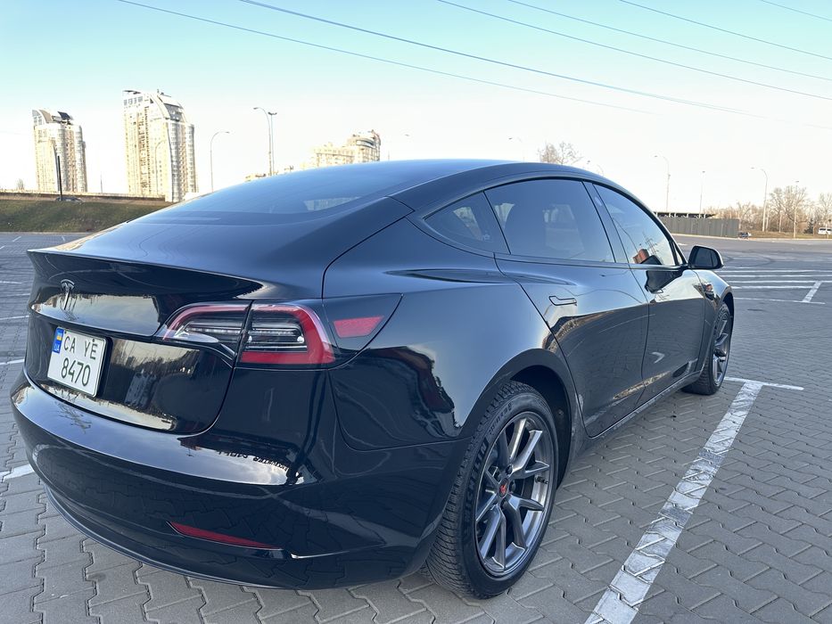 тесла 3 2022 рік