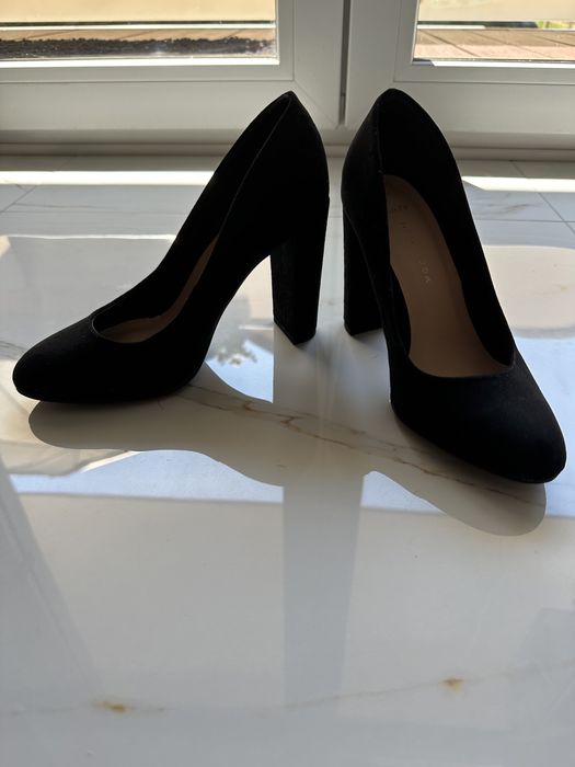 Czarne obcasy New Look