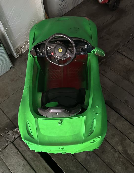 Детский автомобиль и самокат