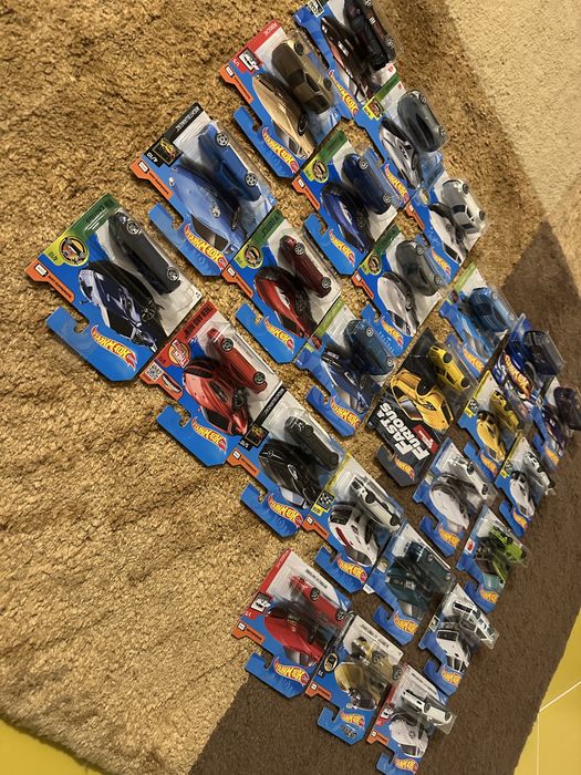 Carros Hotwheels nissan lamborghini aston martin mercedes audi bmw