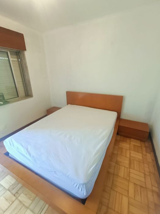 Cama casal + Estrado + Colchão Molaflex