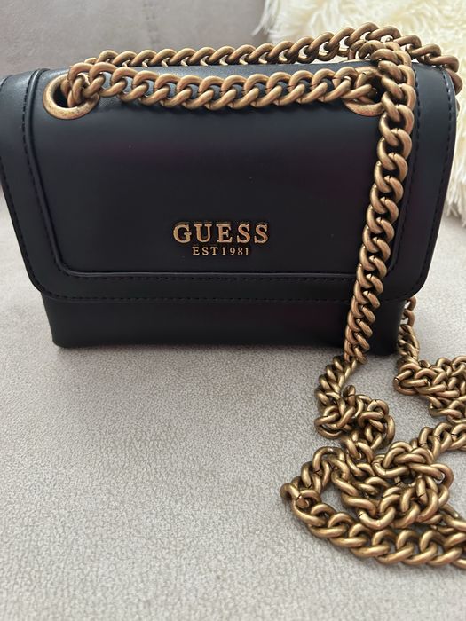 Кросбоди Guess чорного кольору