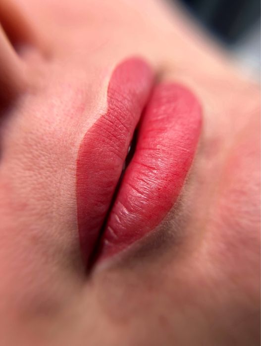 Пудрові брови, акварельні губи, міжвійка