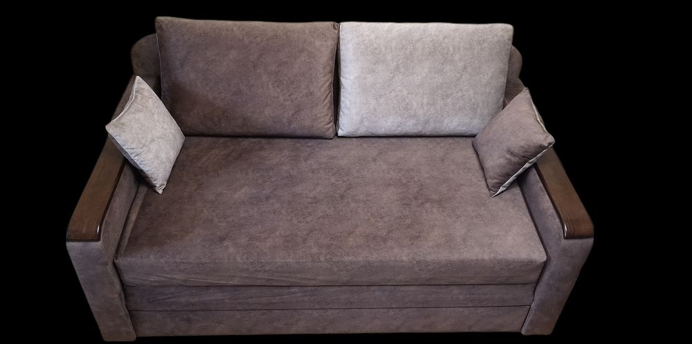 Комфортний диван в ідеальному стані