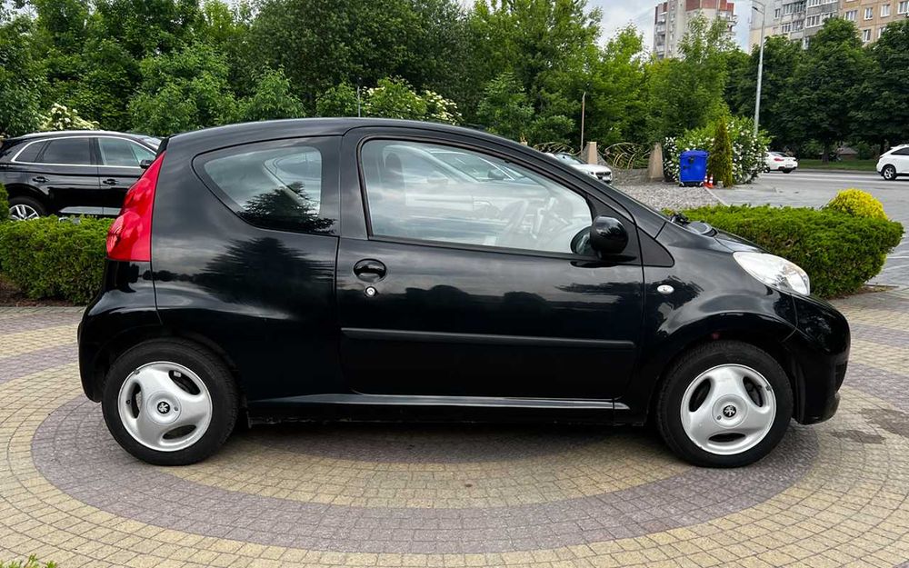 Peugeot 107 2011