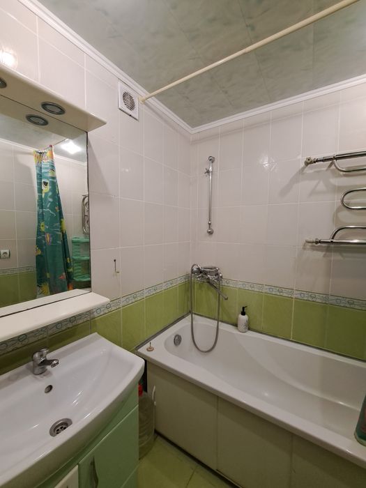 Оренда 3 кімнатноі квартири  в центрі на Театральній