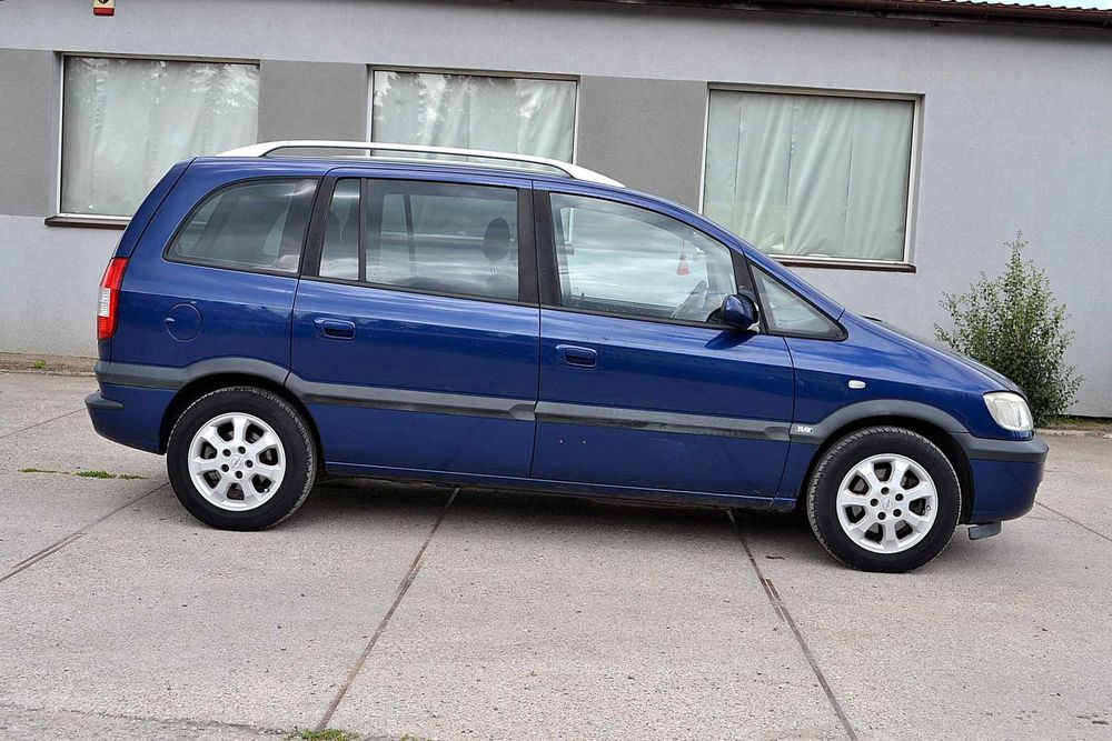 Opel - Zafira  1.8 cm benzyna , klima , 2004 r , 7-mio osobowy , okazja !