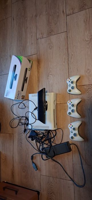 Xbox 360 60gb 3 pady + kinect