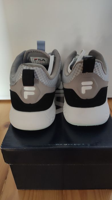 Buty siateczkowe Fila rozmiar 39, wkładka 26cm