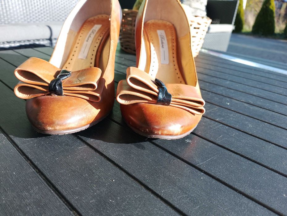 Badura- skóra naturalna. Koturn 8 cm. Rozmiar 38.