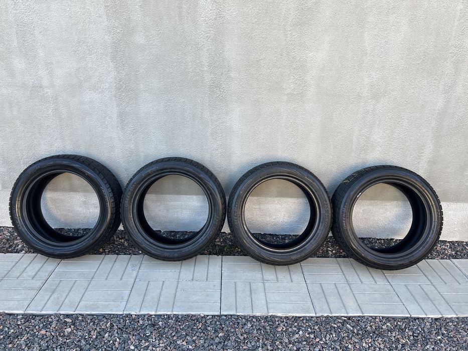 Шини зимові 225/50 R17