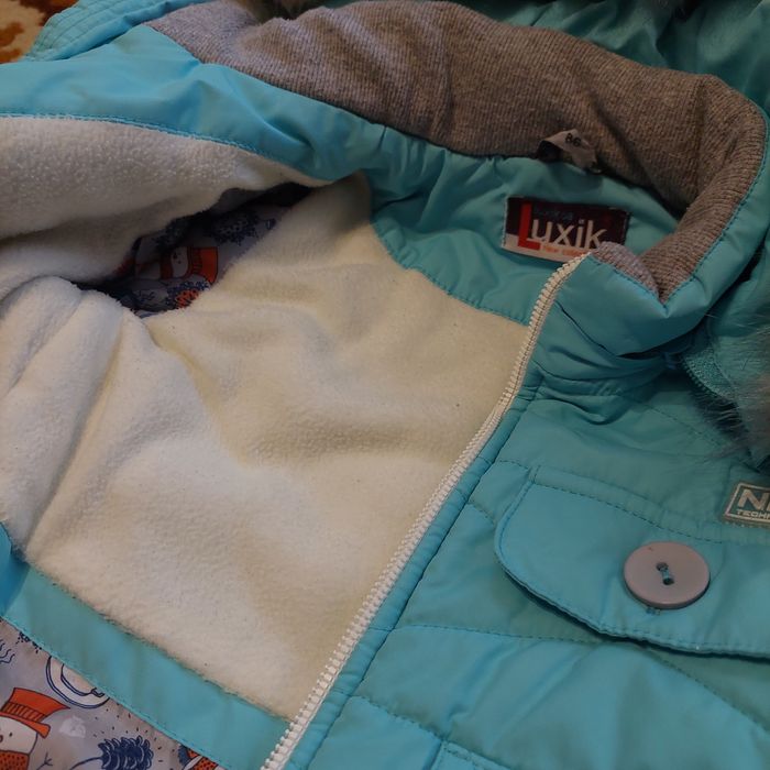 Зимова куртка на дівчинку