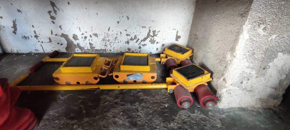 Carros sobe escada e jogo de Patins