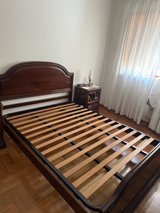 Cama em madeira 140x185