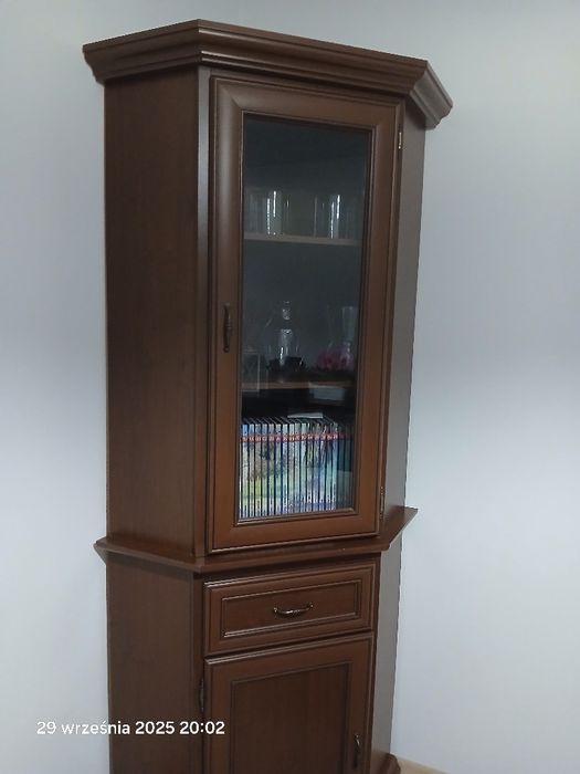 Sprzedam komodę i narożnik