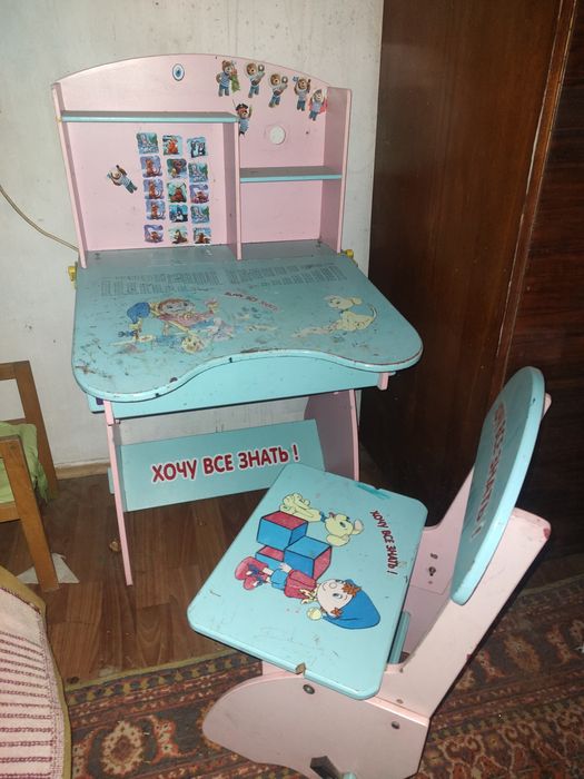 Віддам безкоштовно парту.