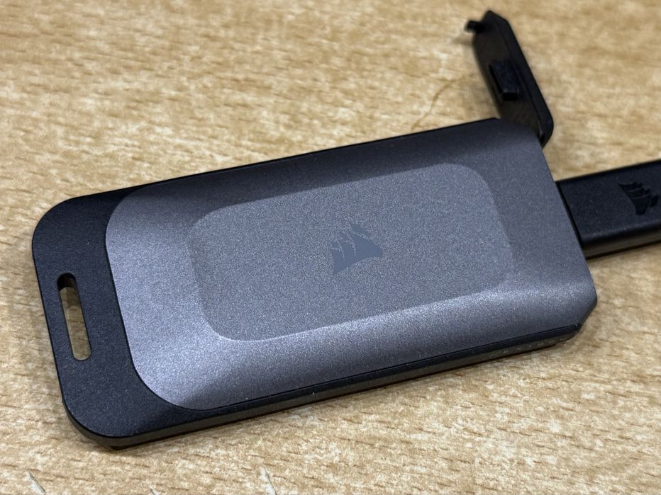 Внешний SSD Corsair EX100U 1Tb