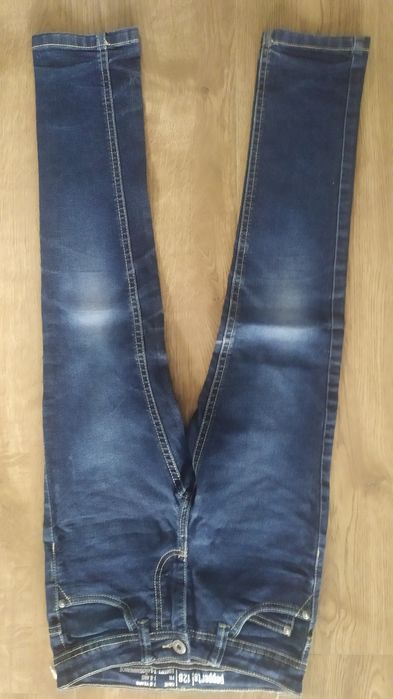 Spodnie dżinsy chłopięce 128