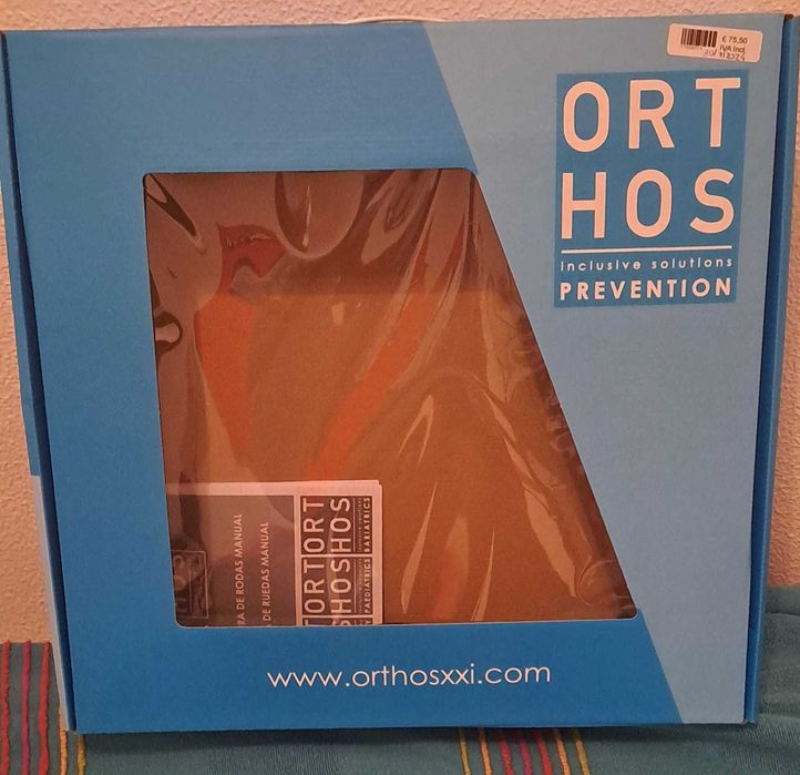 Cadeira de rodas (usada 6 dias) e almofada