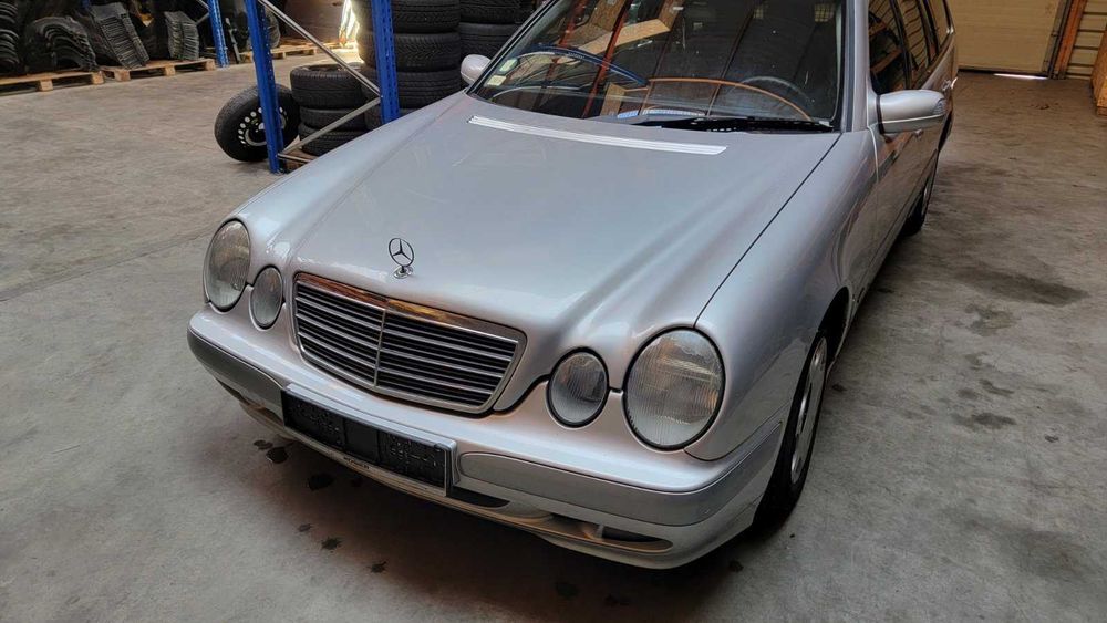 Капот крило фара решітка значок бампер поріг туманка для Mercedes w210