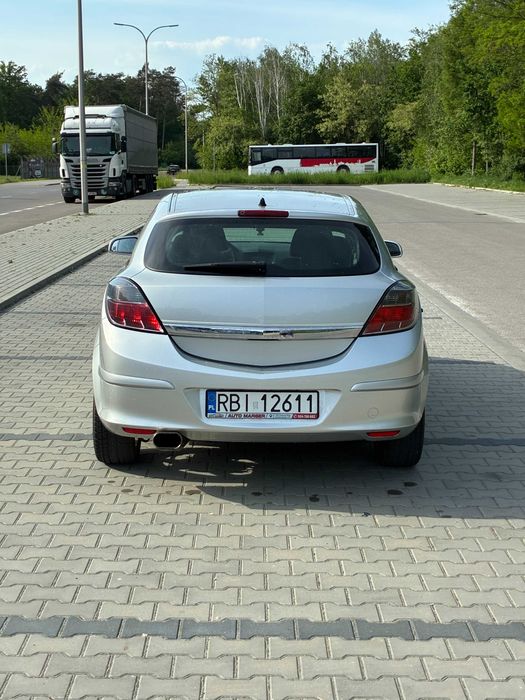 Opel Astra H GTC 1,6, 2005
