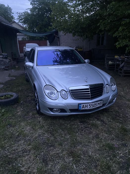 Mercedes-Benz w211