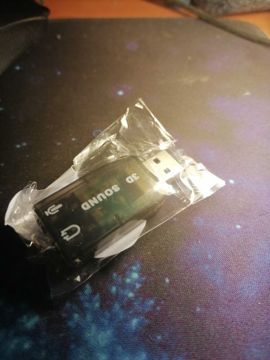 Adaptador de placa de som 3D / microfone / auscultadores.