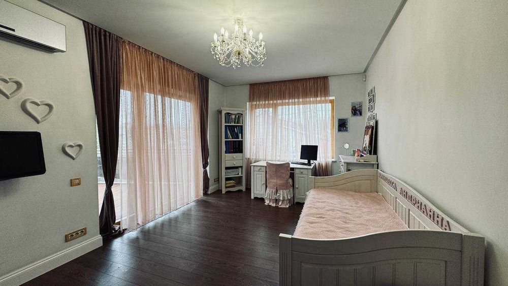 Продаємо сучасний будинок Еліт-класу на Цементників