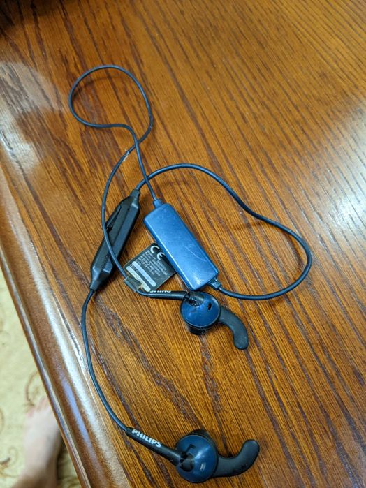 Безпровідні навушники Philips